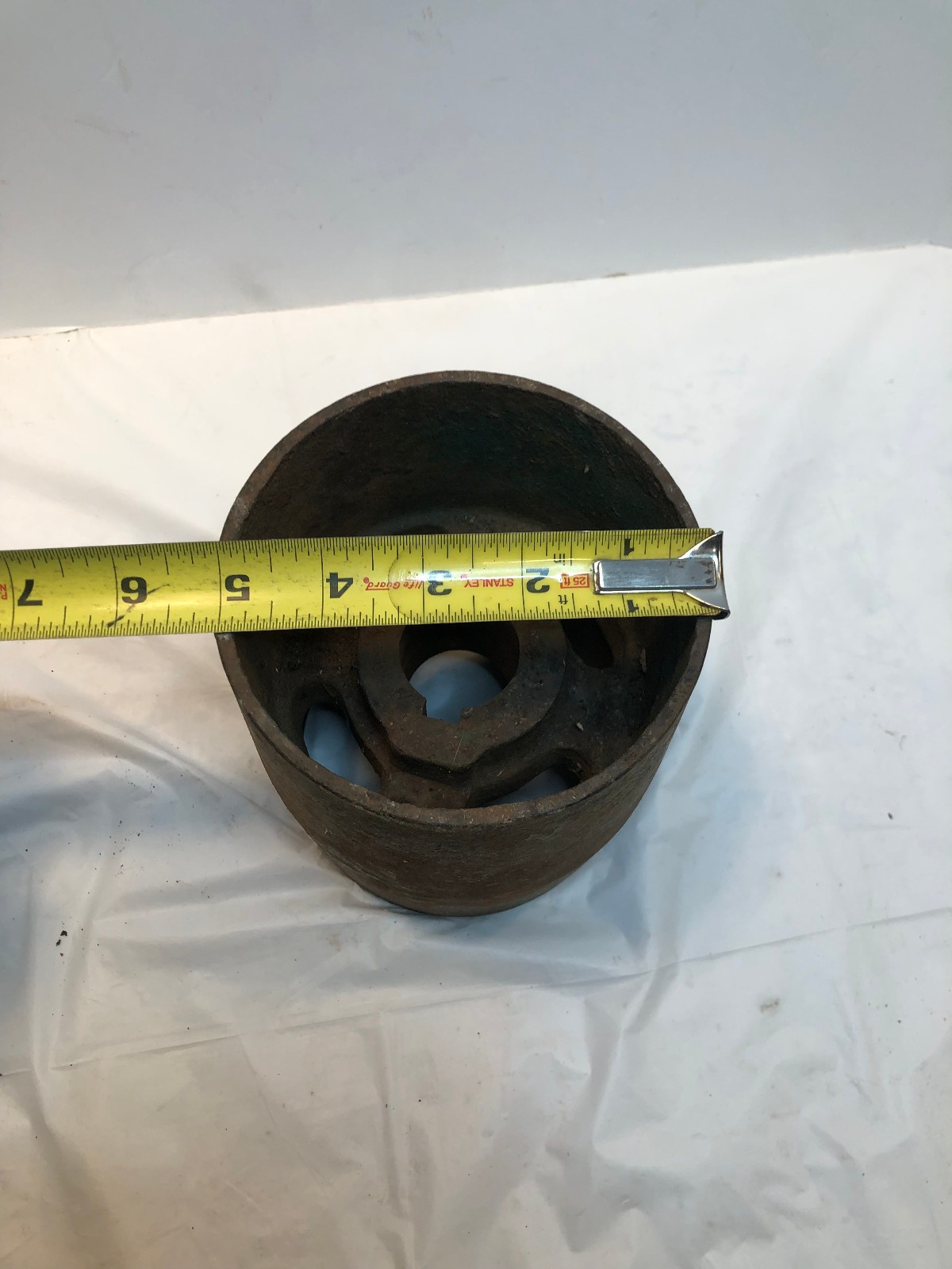 Vintage Flat Pulley Tractor Green Steel Engine – Oliver? John Deere? 5″ Diameter