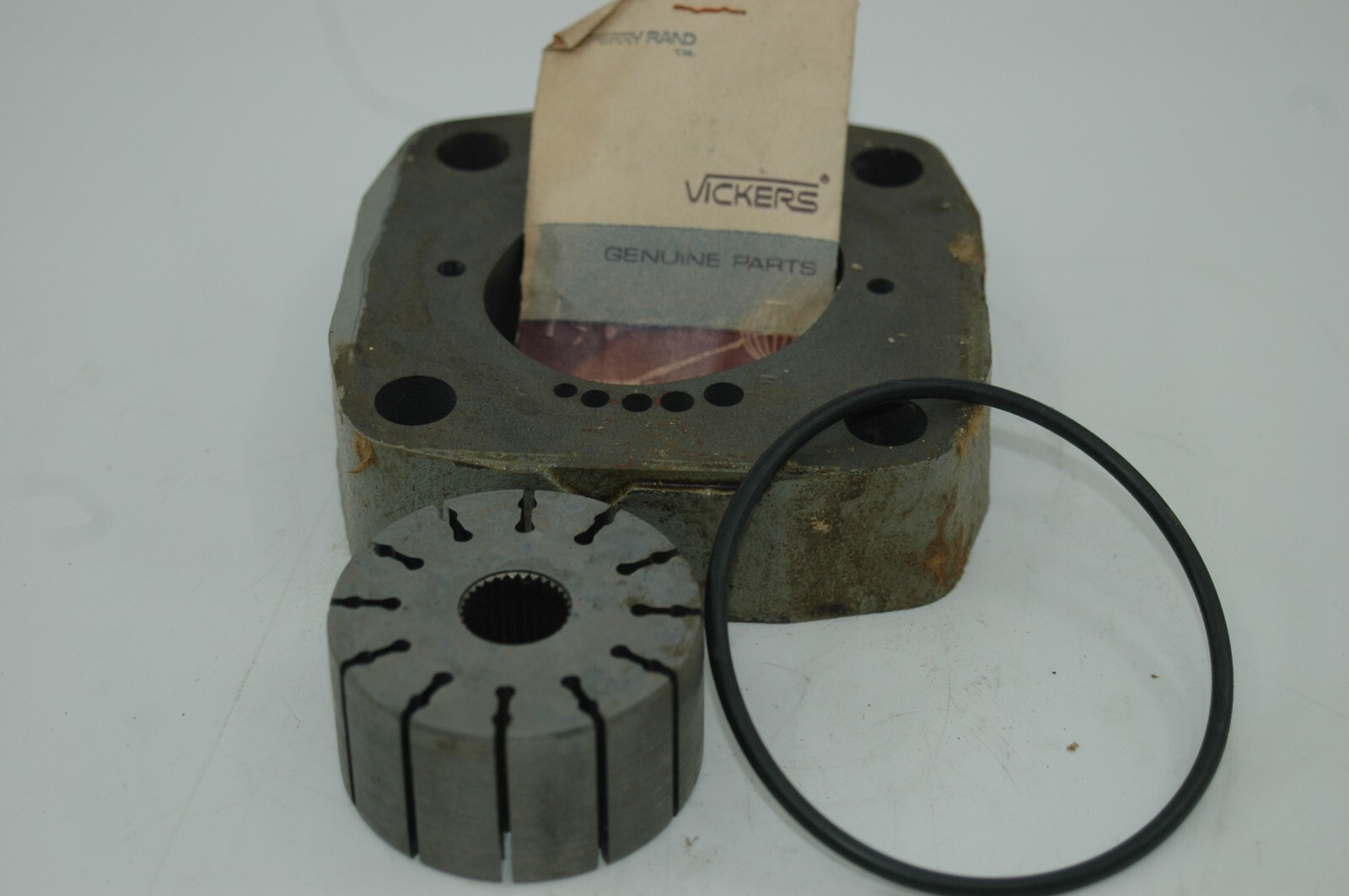 VICKERS PUMP VANE CARTRIDGE FOR/MAREN AUTOMATIC BAG BALER MODEL 423-S -SURPLUS-