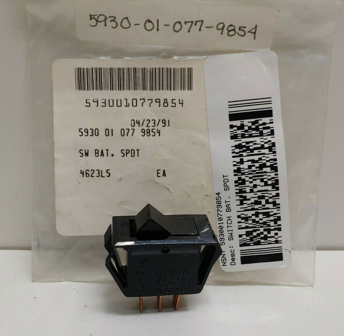 NEW! MIL-SPEC CARLING 5A 250V MOMENTARY SPDT TOGGLE SWITCH 5930-01-077-9854