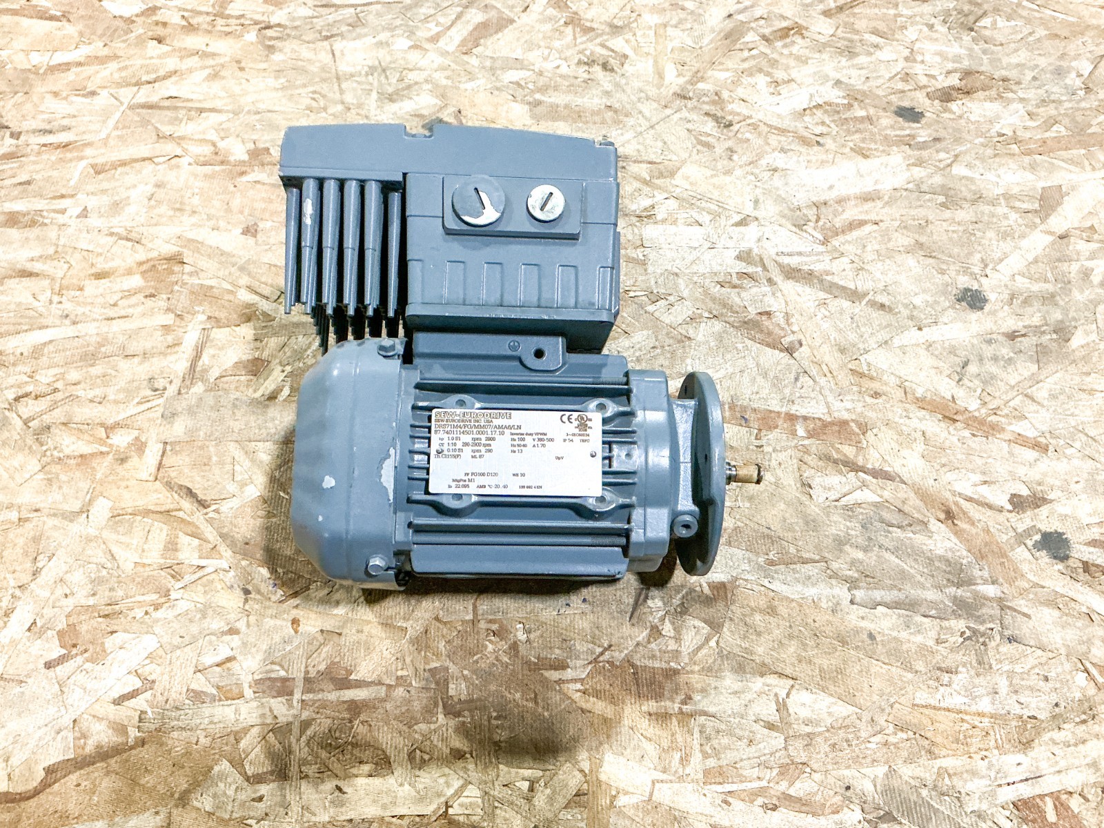 New Sew EuroDrive DRS71M4/FG/MM07/AMA6/LN Electric Motor 2900RPM 500V -No Box