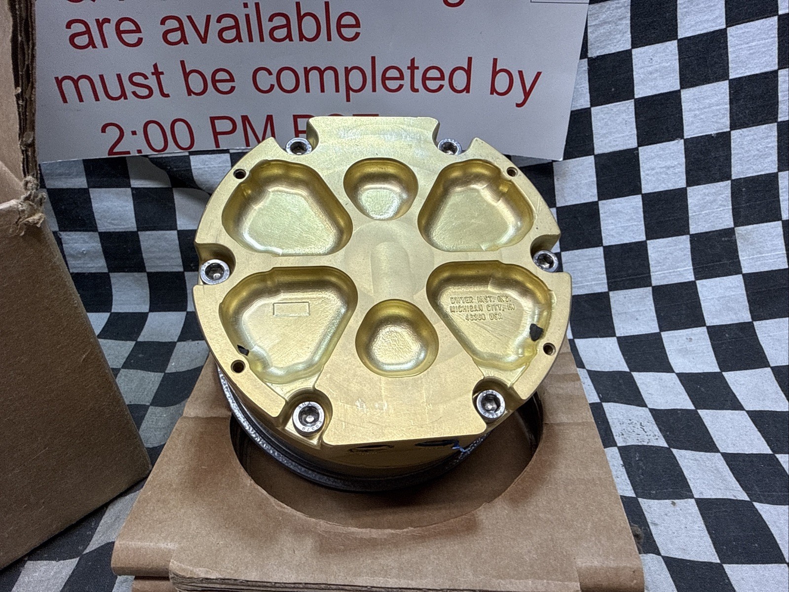Dwyer 4015B-LT Capsuhelic Differential Pressure Gauge 0-15″ W.C., 4000BS20493902