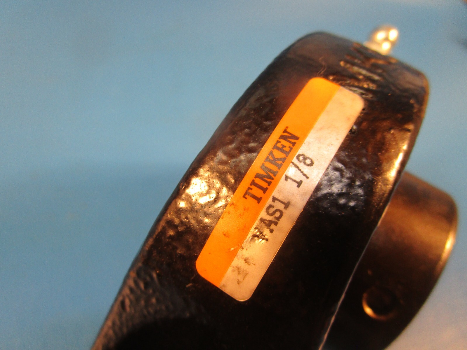 TIMKEN VAS 1 1/8″ Fafnir Pillow Block Mounted Bearing, 2 Bolt, Eccentric Locking