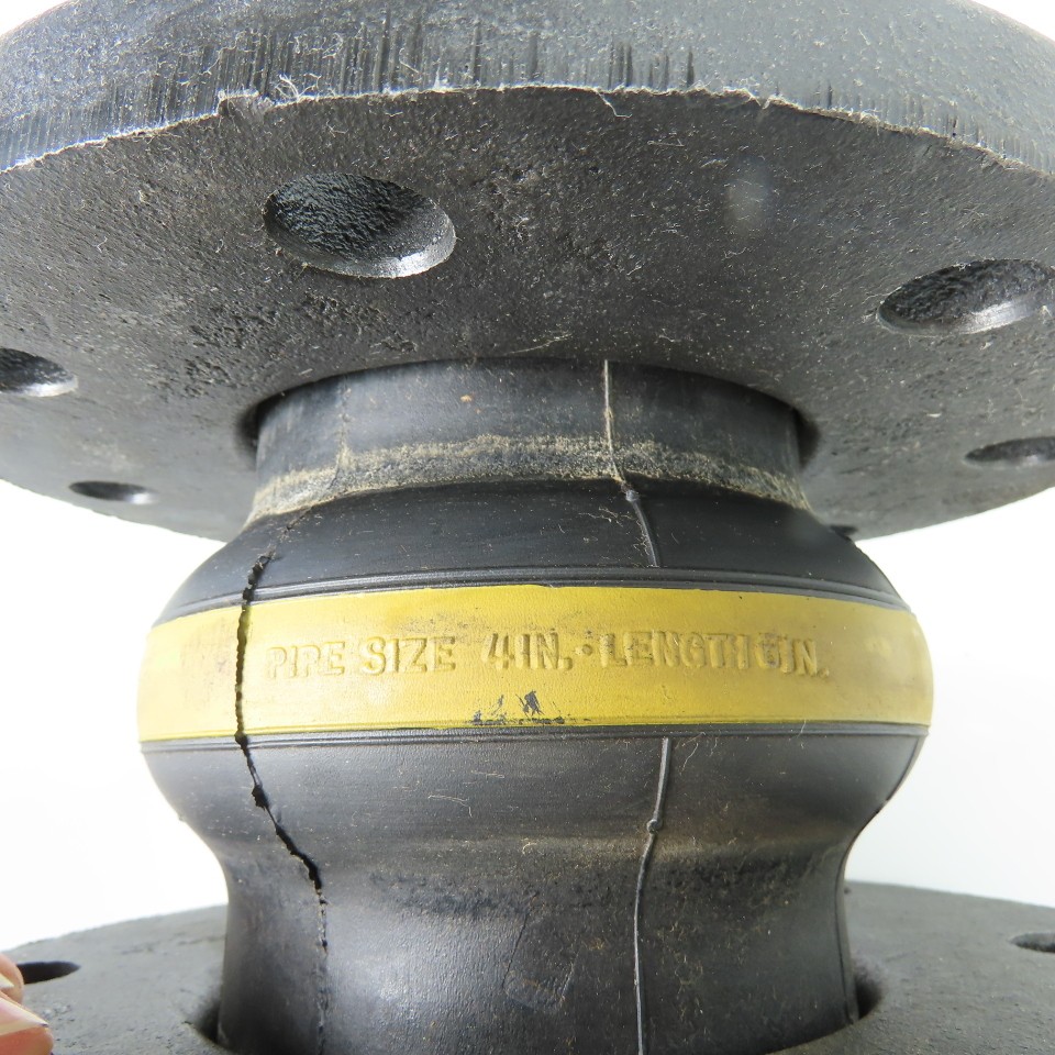 Garlock C-27011 8-Bolt Flange Garflex Connector NO. 5 Pipe Size 4″ Length 6″