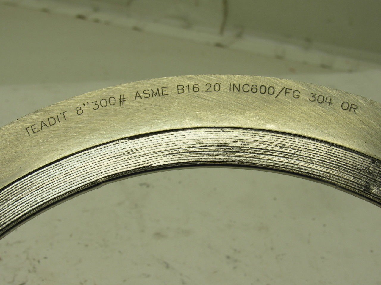 Teadit Style 913 8″ #300 Gasket Wire Wound INC 600FG 304 Stainless Steel