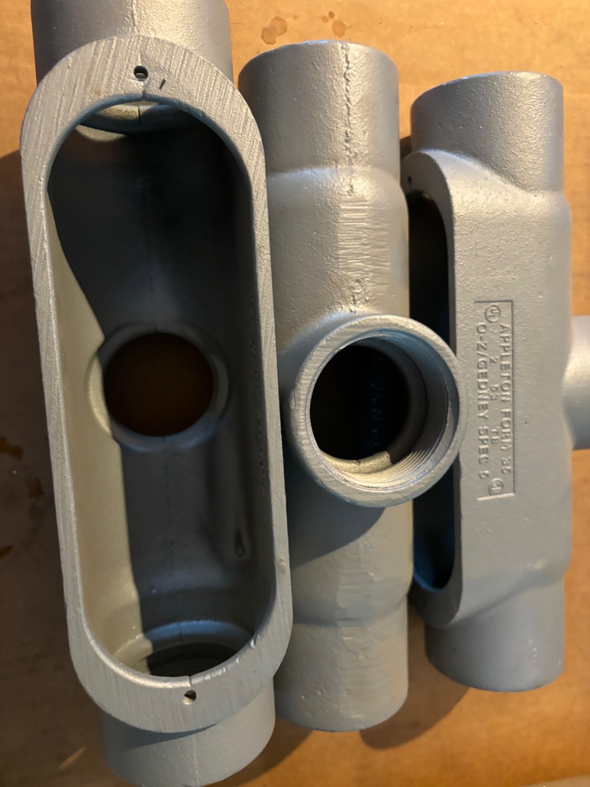 Set of 3 pcs NEW APPLETON 2 53 T FORM 35 IRON CONDUIT TYPE T