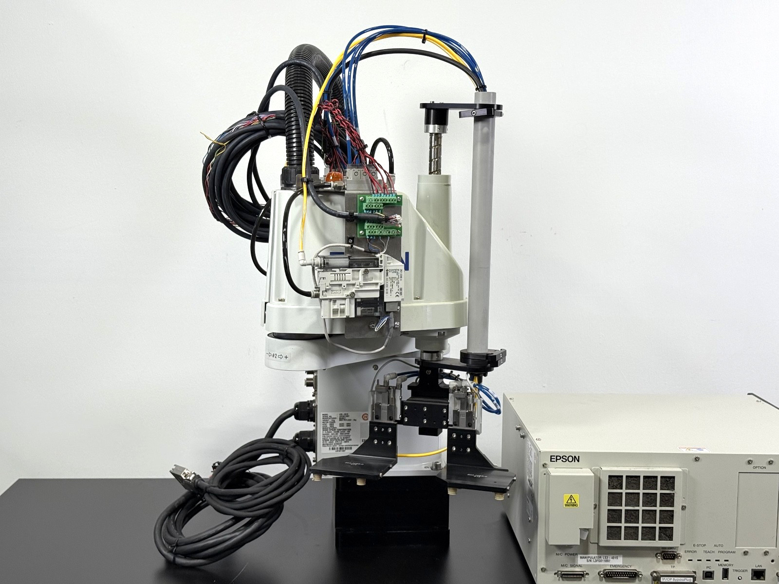 Seiko Epson LS3-401S 4-Axis SCARA Robot w/ RC90 Controller 200–240VAC