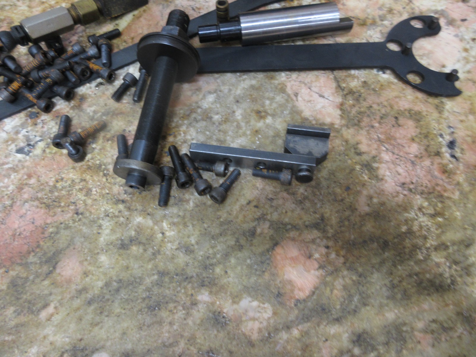 1998 HARDINGE COBRA LC-65 CNC LATHE LOT OF TOOLING TOOL HOLDER SCREWS MISC