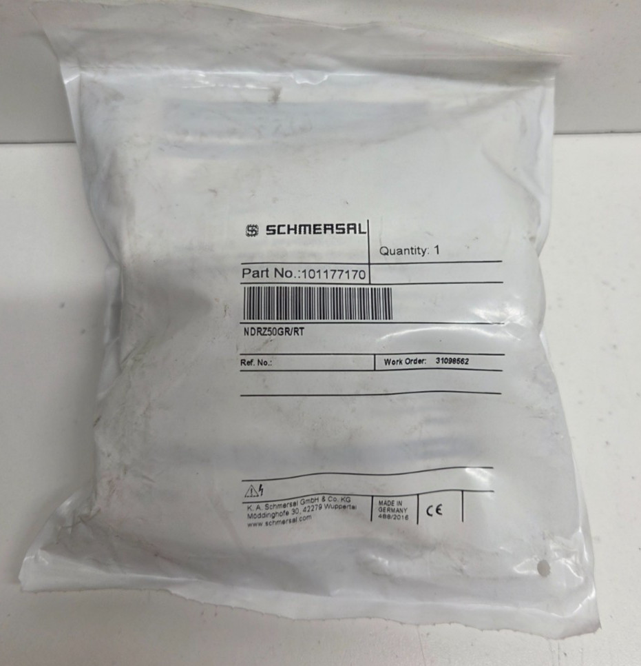 NEW IN BAG! SCHMERSAL RED MUSHROOM EMERGENCY STOP BUTTON 101177170 NDRZ50GR/RT