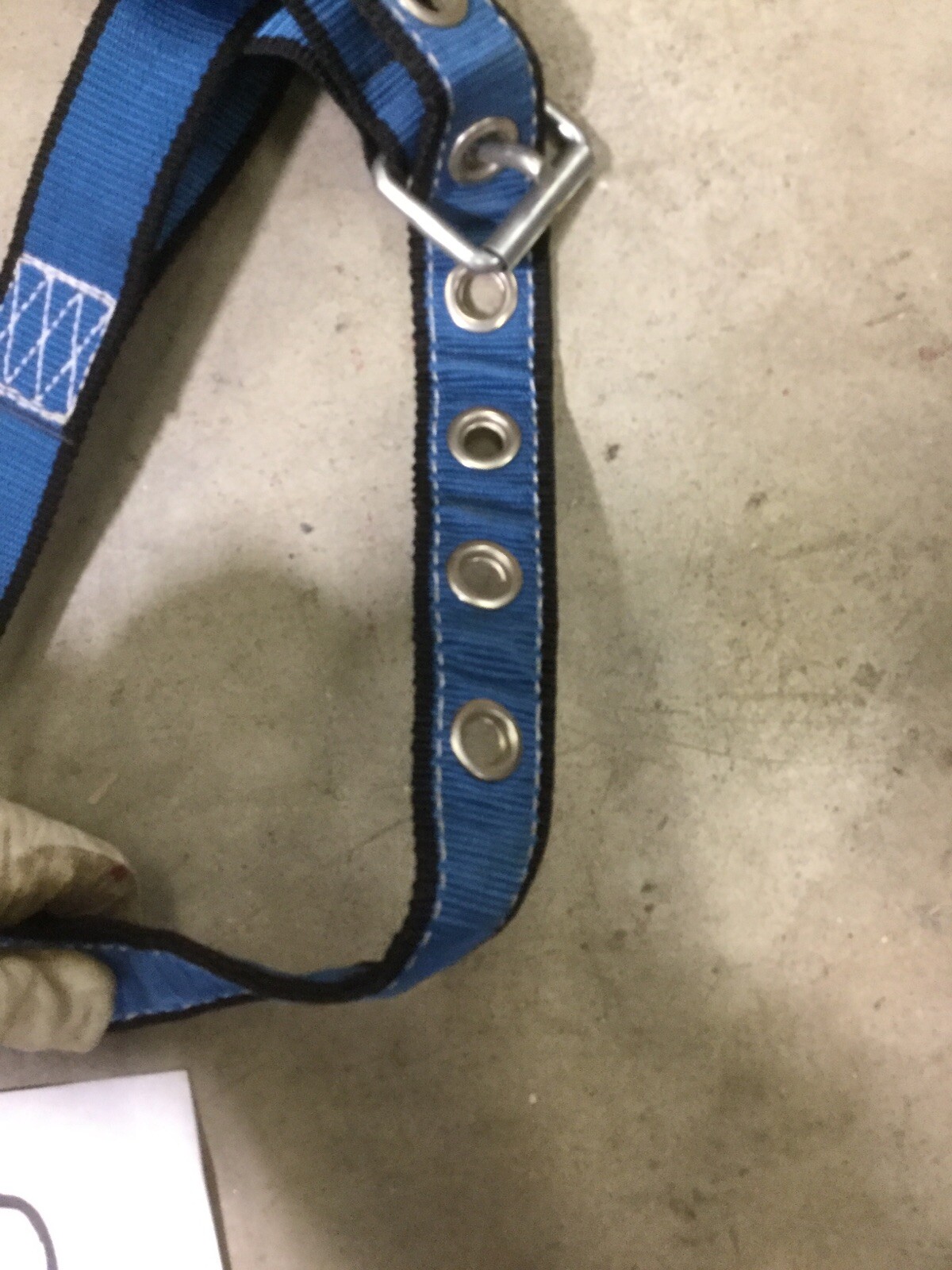 Uvex T601 Full Body Harness, XL, Tongue Buckle Leg Straps, Blue