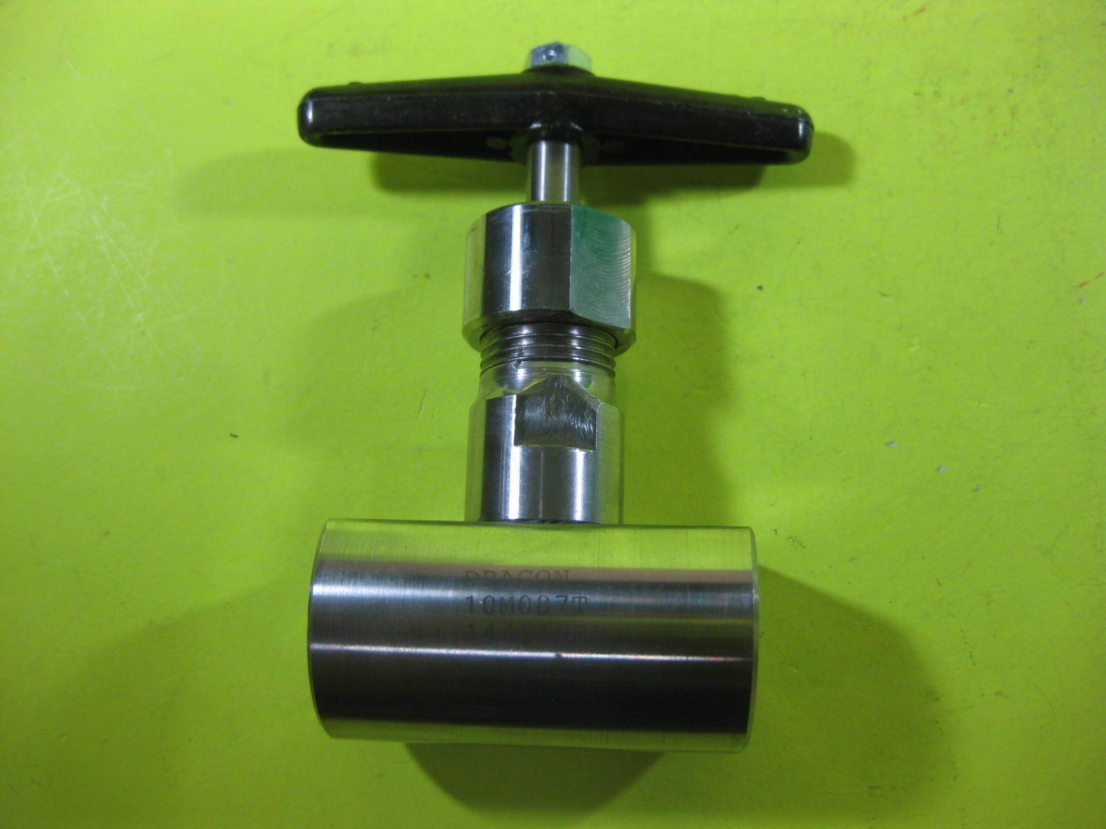 Dragon Globe Valve 1/2″ 600 PSI SS20 — 10M087T — New