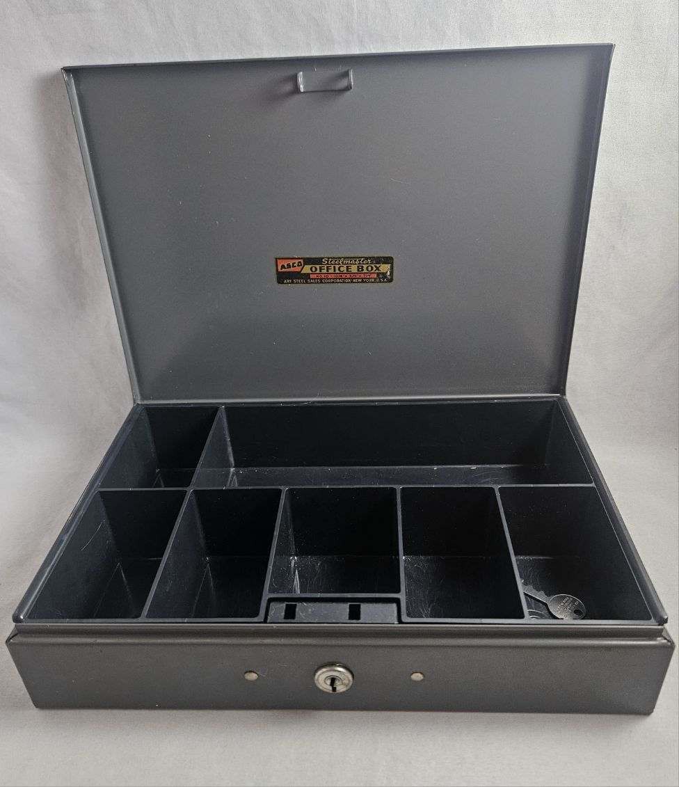 Vintage ASCO #10 Steelmaster Bond Strong Cash Metal Box 2 Keys