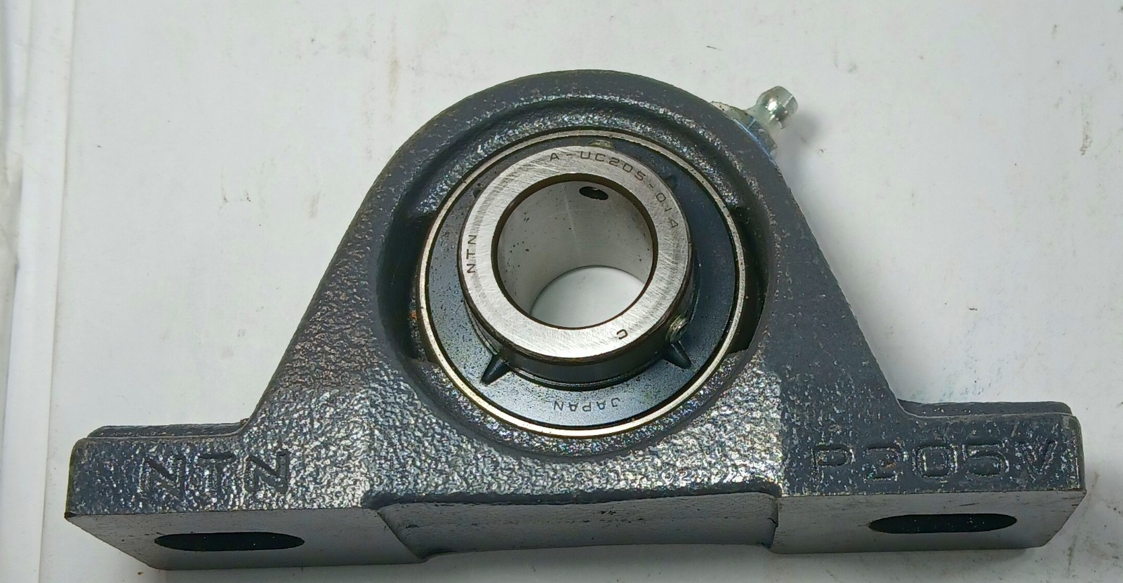 1 NEW NTN UCP 7/8 2 BOLT PILLOW BLOCK BALL BEARING UNIT NNB ***MAKE OFFER***