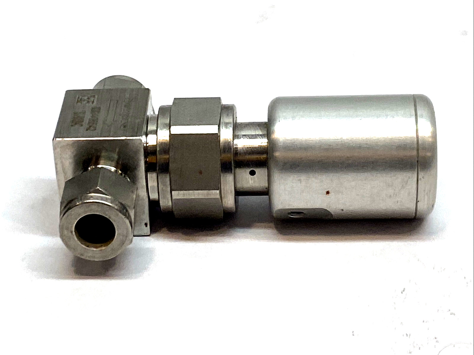 Swagelok SS-BNS6-C Bellows Valve 3/8″ Tube NC Pneumatic 316L High Purity
