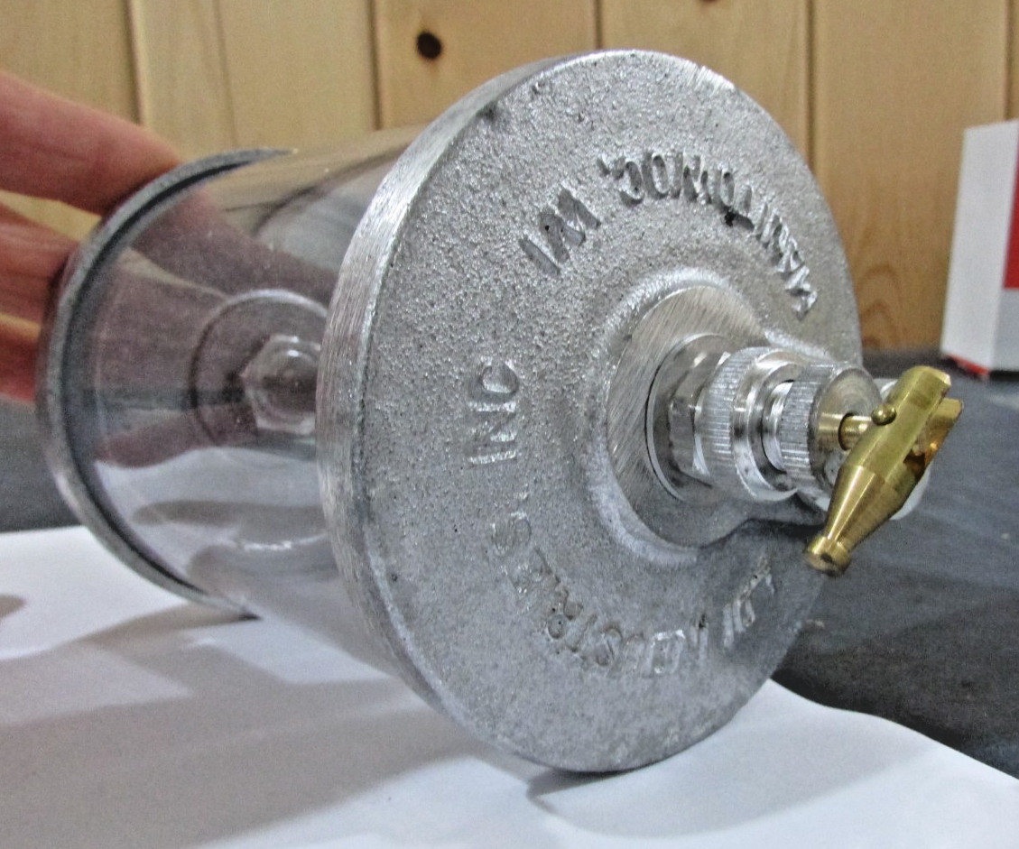 LDI Industries Oil Reservoir with flow Adjustment Valve Max 160 degree 3/8