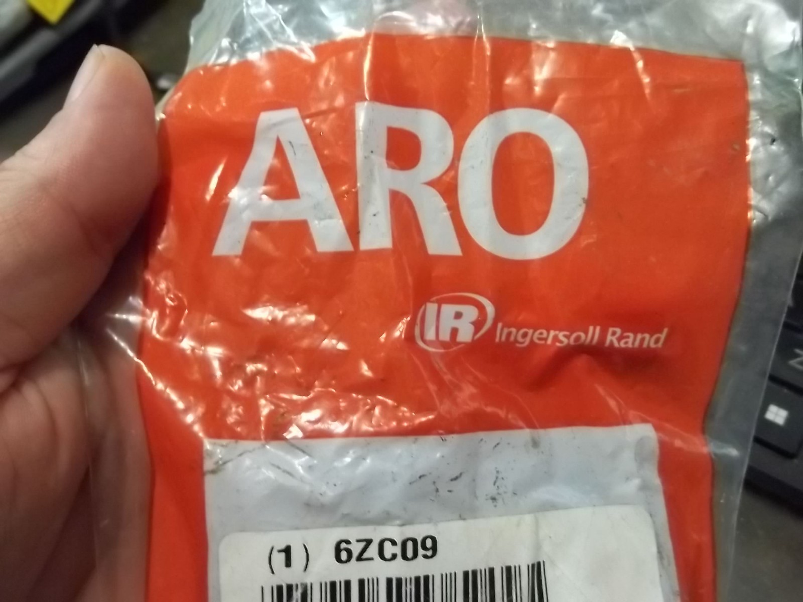 NEW IN PKG INGERSOLL RAND ARO 104104-F03-G 6ZC09 FLOW CONTROL VALVE (WL19-2)