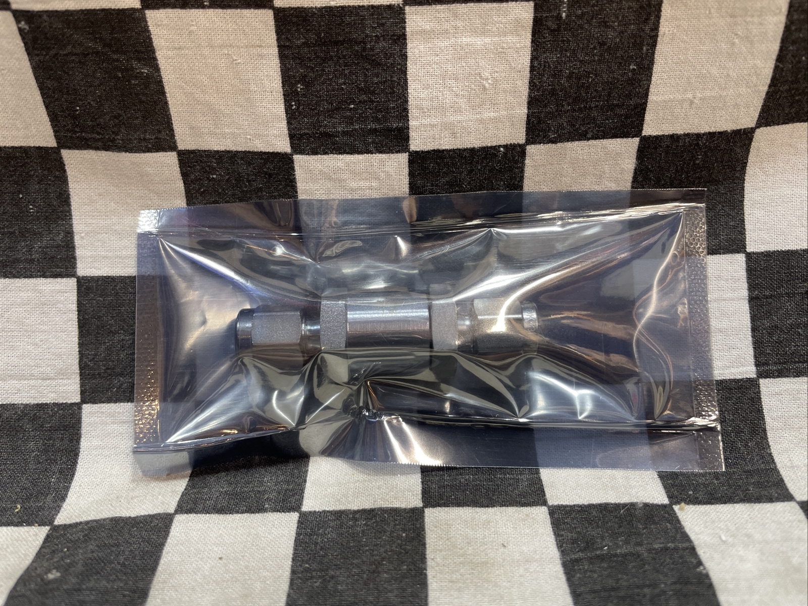 SWAGELOK SS-2C-KZ-1, SS2CKZ1,Poppet Check Valve, Fixed Pressure 1 PSIG #E31B