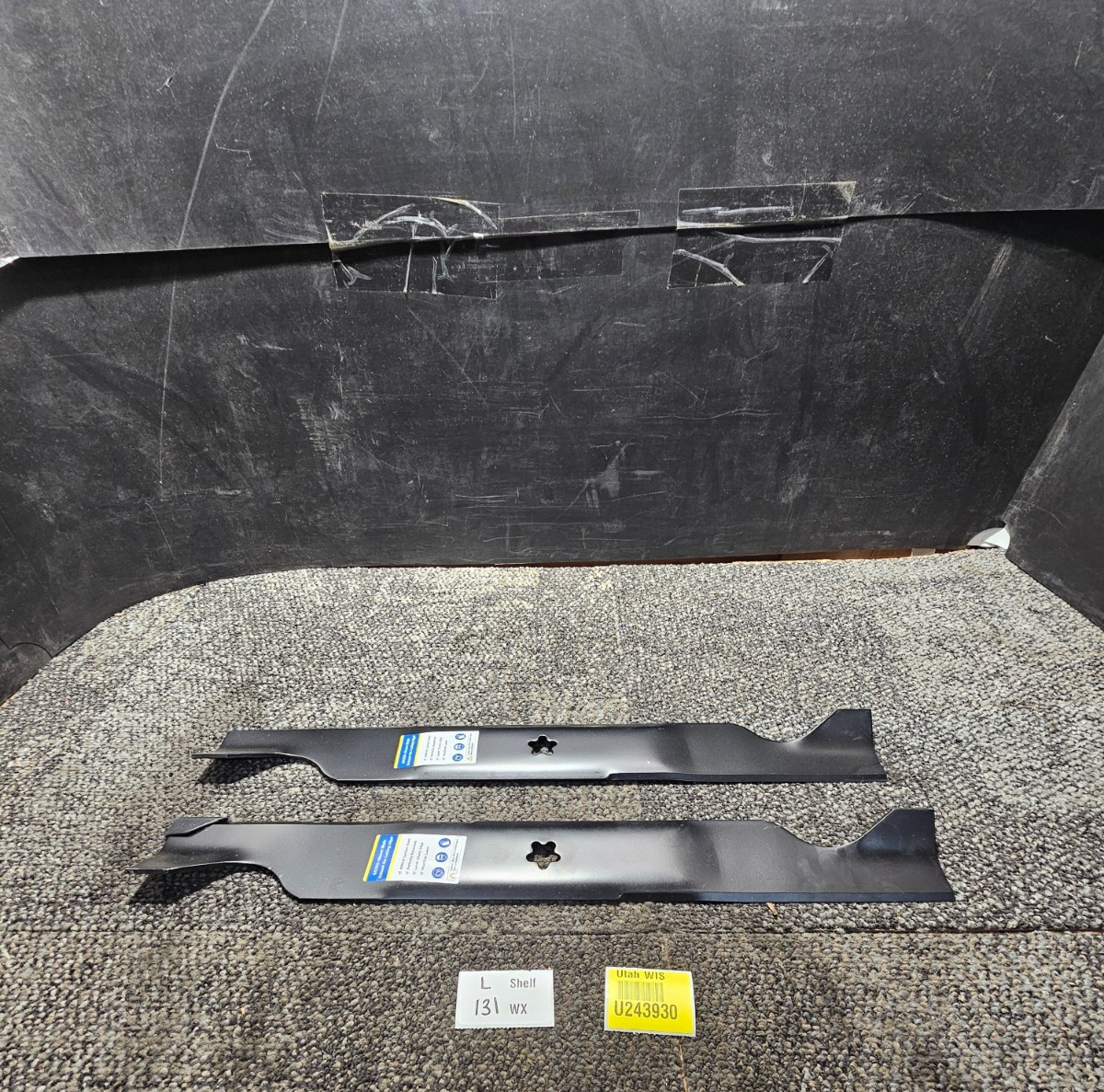 (QTY 2) GICOOL Mower Blade 40MnB 23″ Length Black Center Point Star
