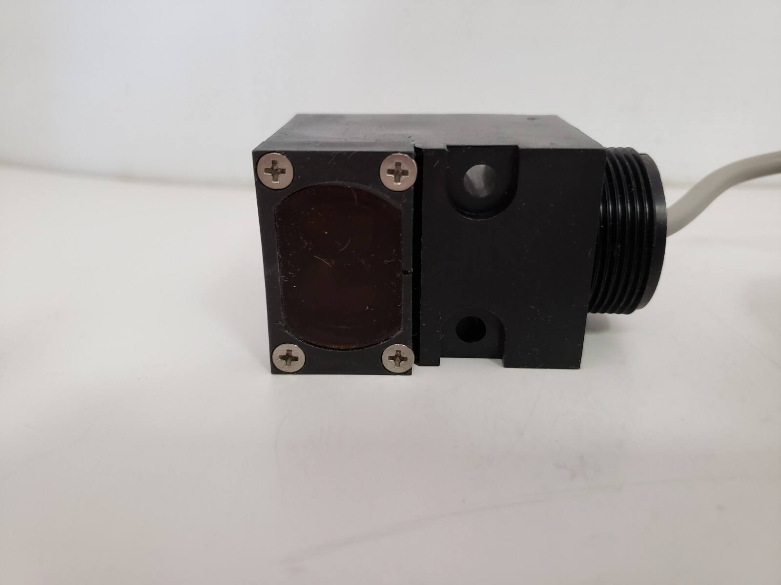 BANNER ENGINEERING SMA990LVAG PHOTOELECTRIC SENSOR 10-250V AC/DC NIB