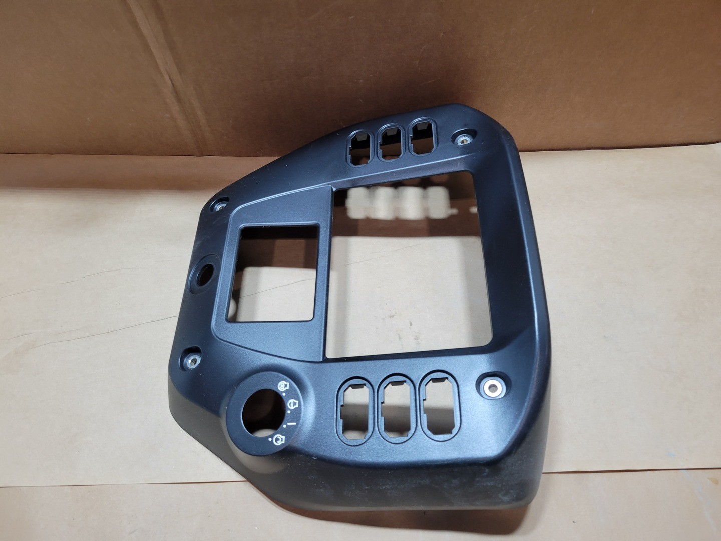 SURPLUS NEW KOMATSU 17A-54-51511 Cover – Heavy Machinery