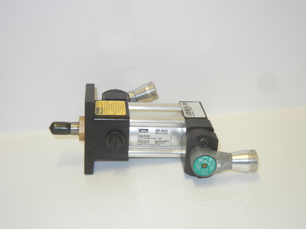 PARKER 01.50 CJ4MA2US14AC 1.000 NEW PNEUMATIC CYLINDER W/ 2 PROXIMITY SENSORS