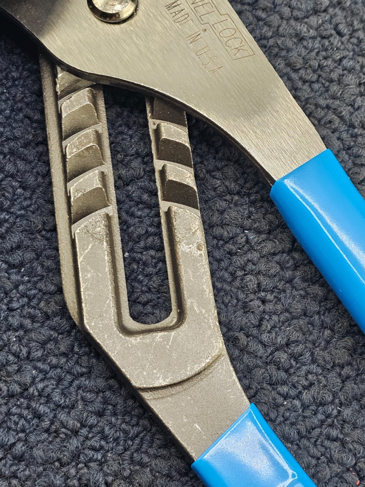 Channellock 460 Bulk: 16.5″ Tongue & Groove Pliers, 8 Adjustments Straight