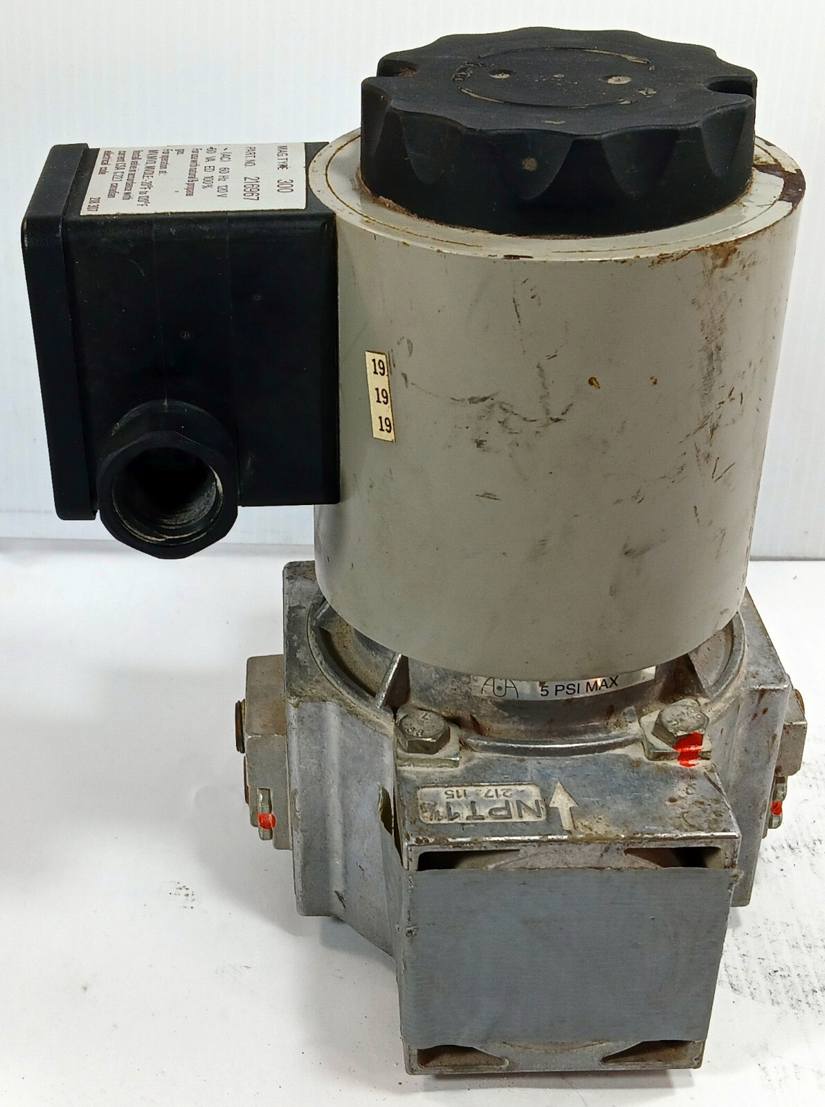 1 USED KARL DUNGS 216967 MAG TYPE 300 NATURAL PROPANE GAS VALVE ***MAKE OFFER***