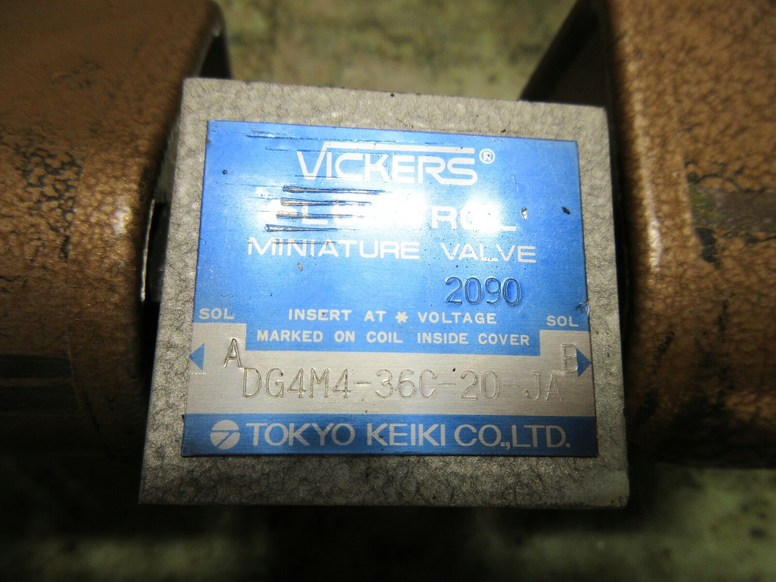 VICKERS MATSUURA MC-760V2 VALVE DG4M4-36C-20-JA 2090 WARRANTY EACH 1