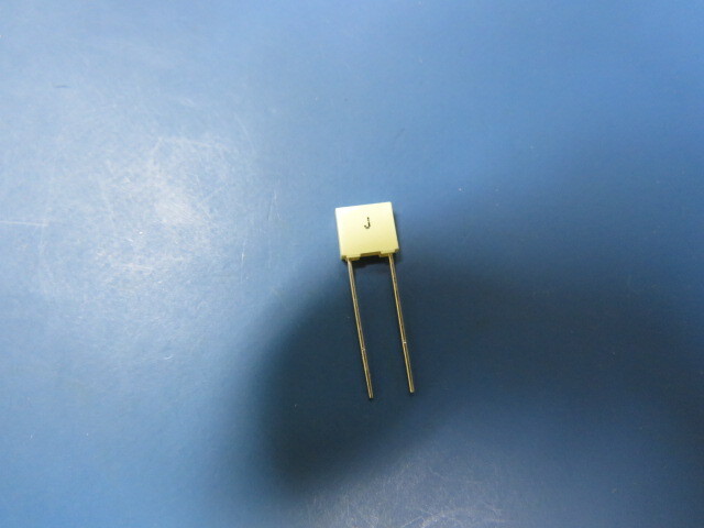 KEMET ELECTRONICS CORP R82DC3220DQ60J Qty of 100 per Lot Capacitor, Polyester M