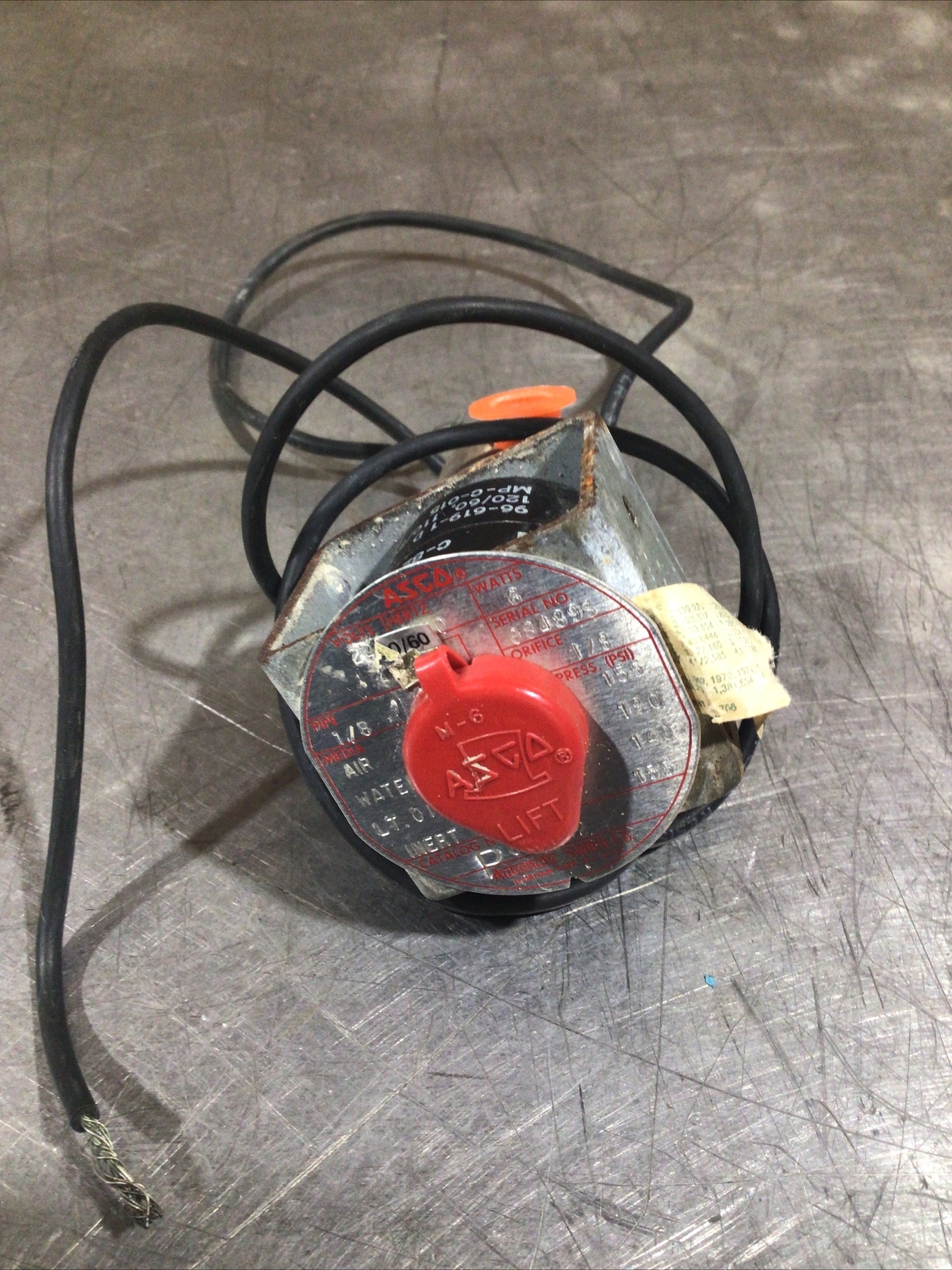 ASCO Red Hat Solenoid and Air Operated Valve P 8262C2 120/60 1/8 2NC 07086S K3