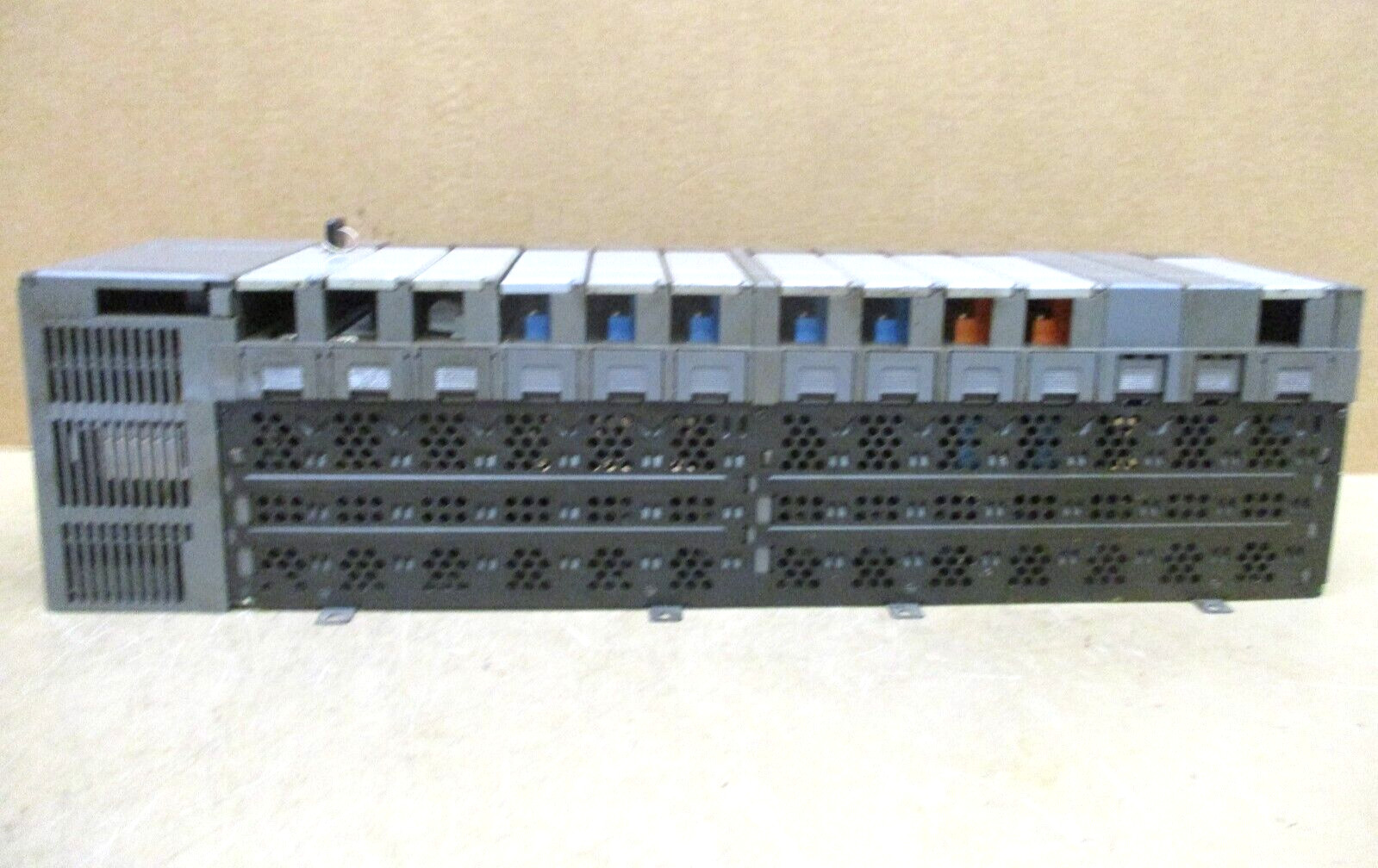 Allen-Bradley SLC 500 1746-P3 SLC 5/04 CPU 1747-L542 1747-DCM 1747-SDN 48695GN