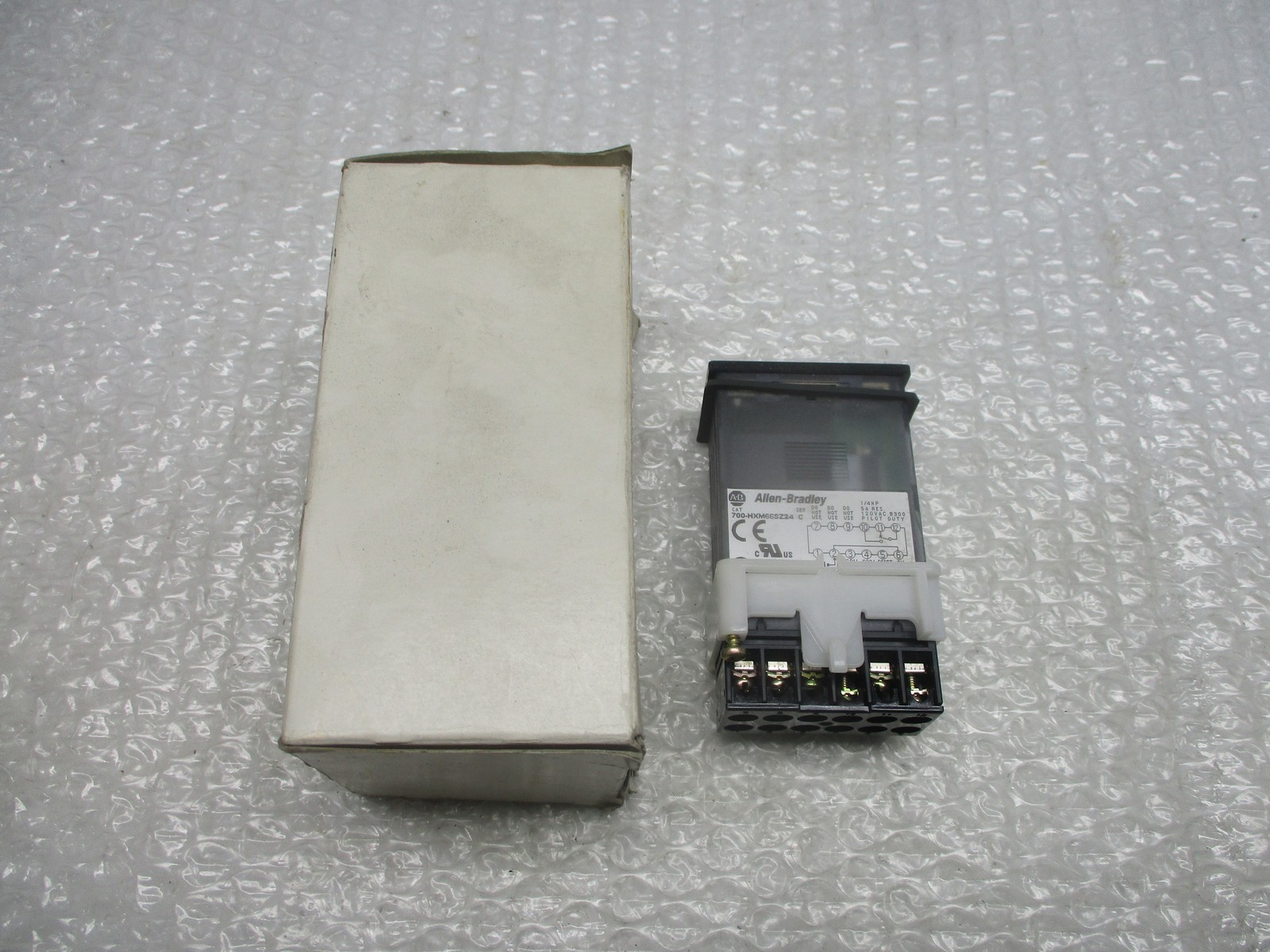ALLEN BRADLEY 700-HXM66SZ24 SER.C COUNTER/TIMER 0.0S-9999H NSMP