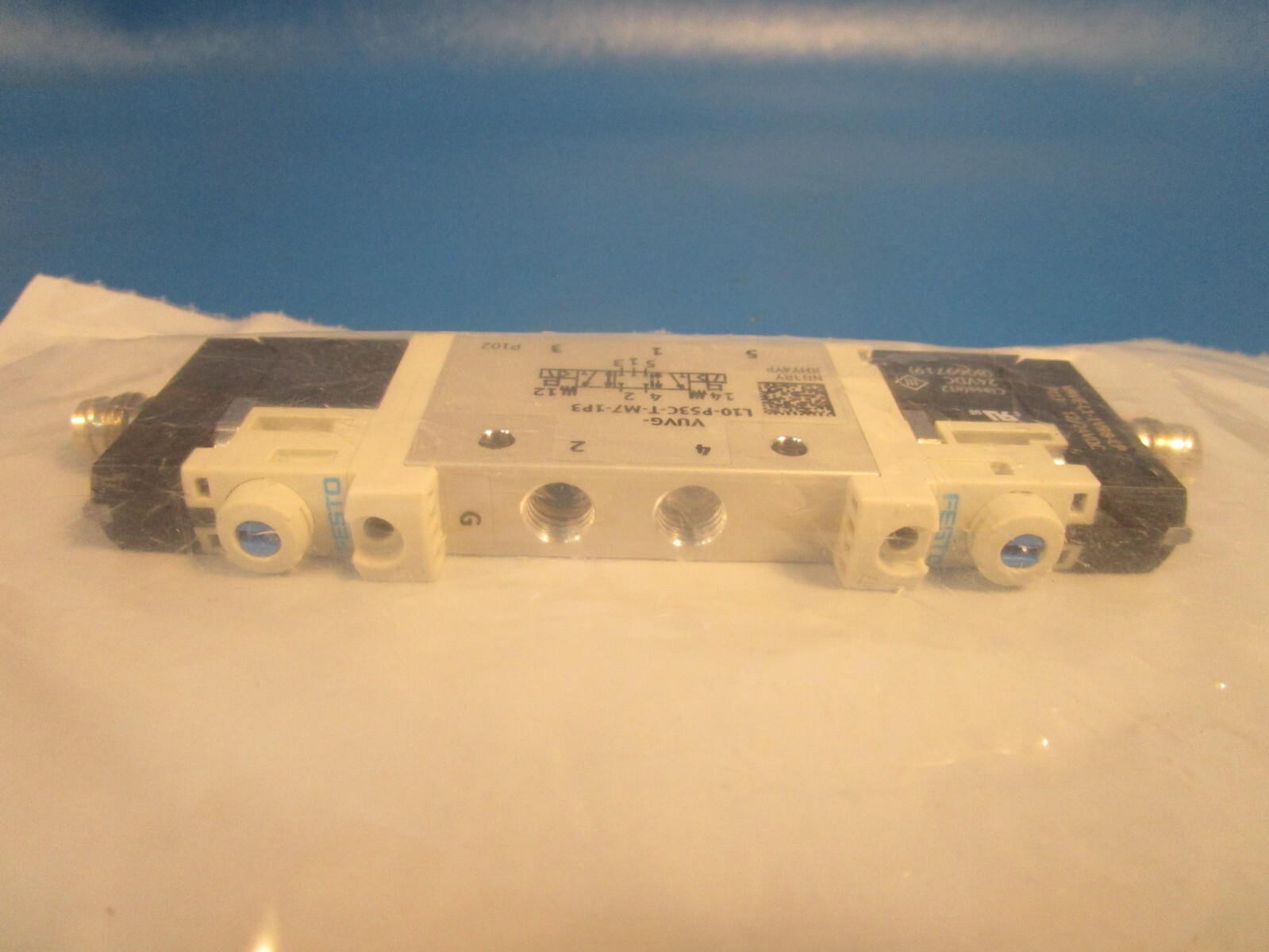 Festo VUVG-L10-P53C-T-M7-1R8L, 574223 Solenoid Valve 5/3-way