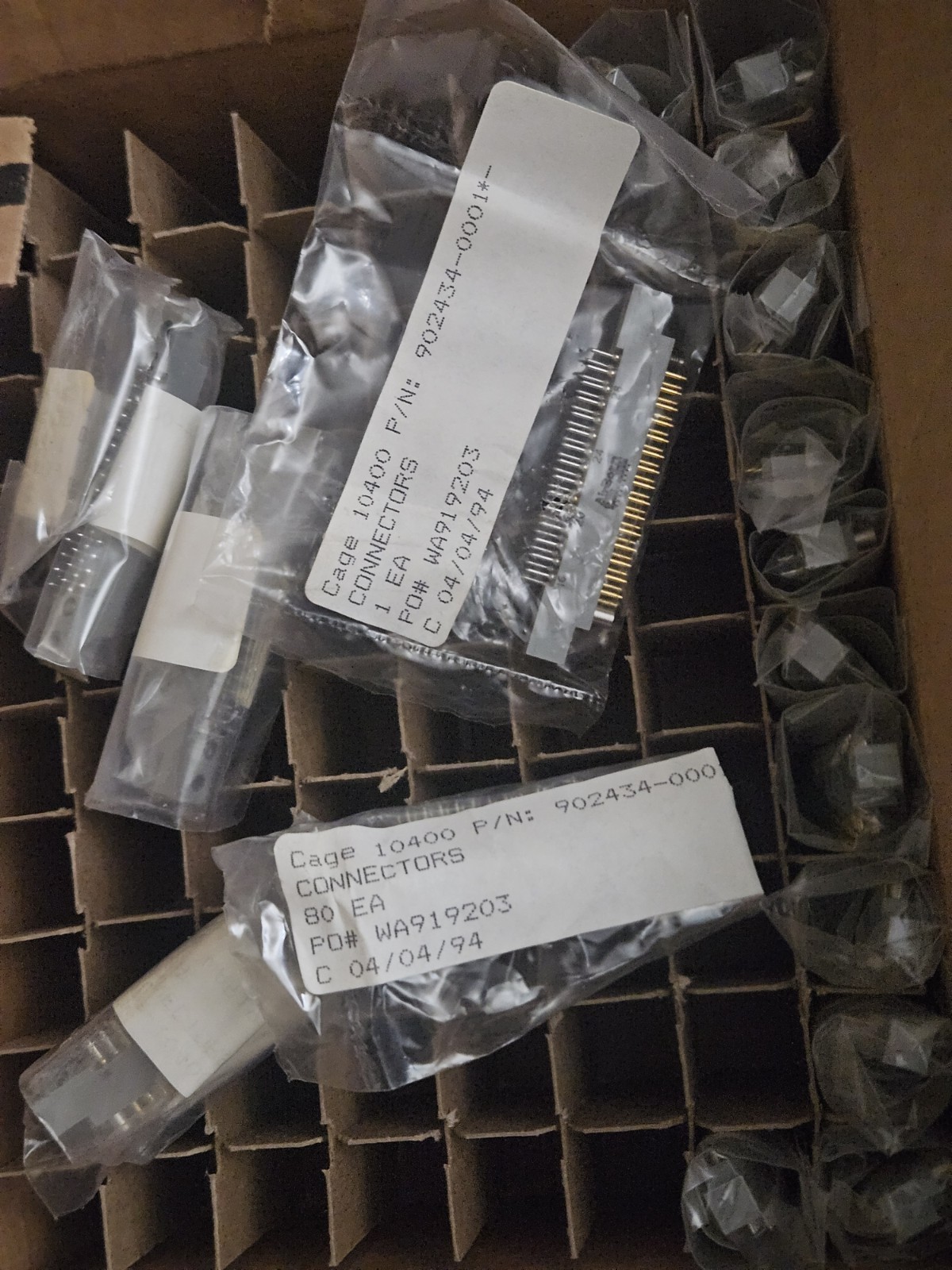 (18) WTBV30PD9J AirBorn 30-pin Straight Connector Plug Through-Hole Lot Of 18