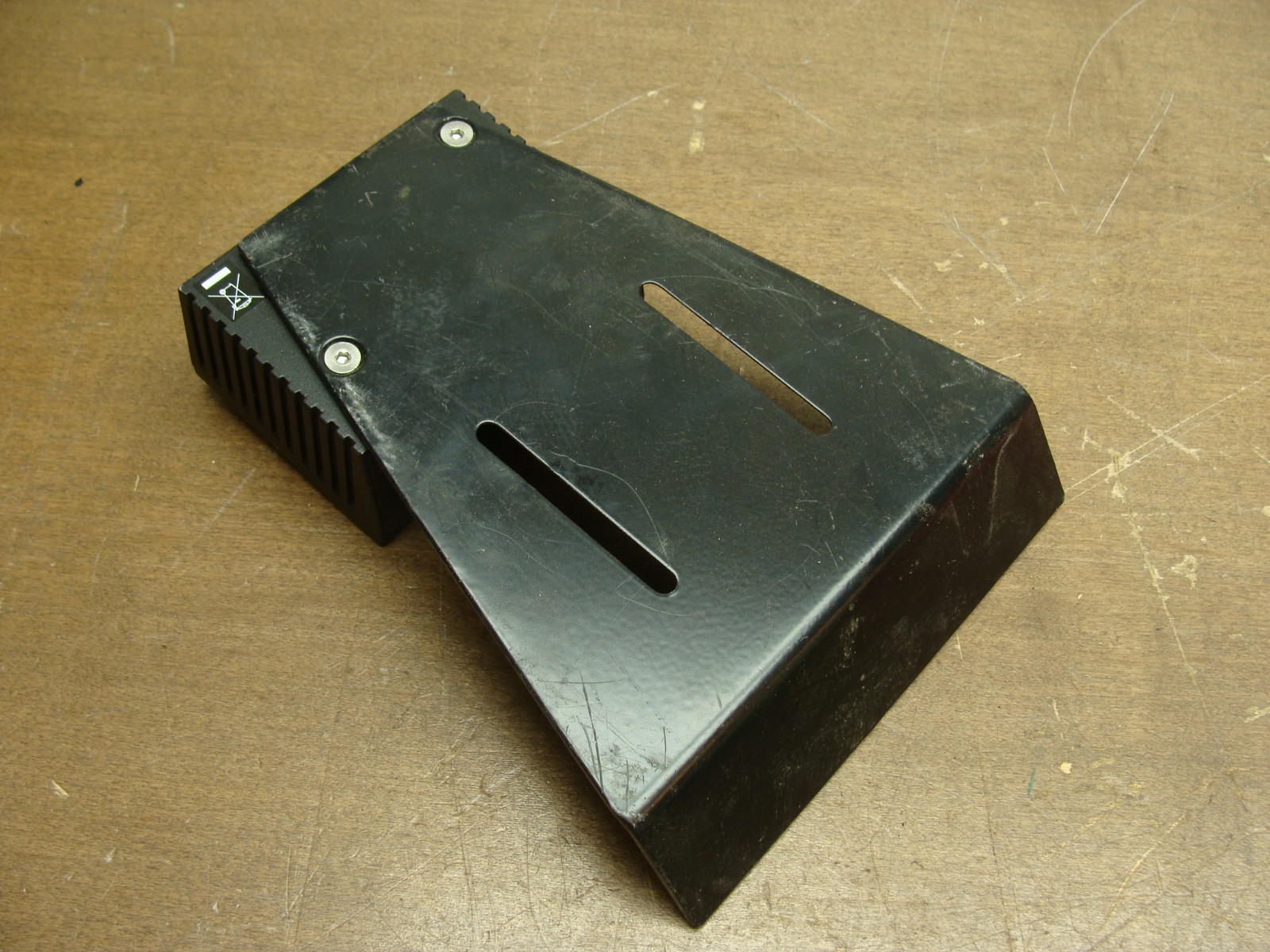 MICROSCAN 820 INDUSTRIAL BARCODE SCANNER FIS-0820-0003G W/POSITIONING BRACKET