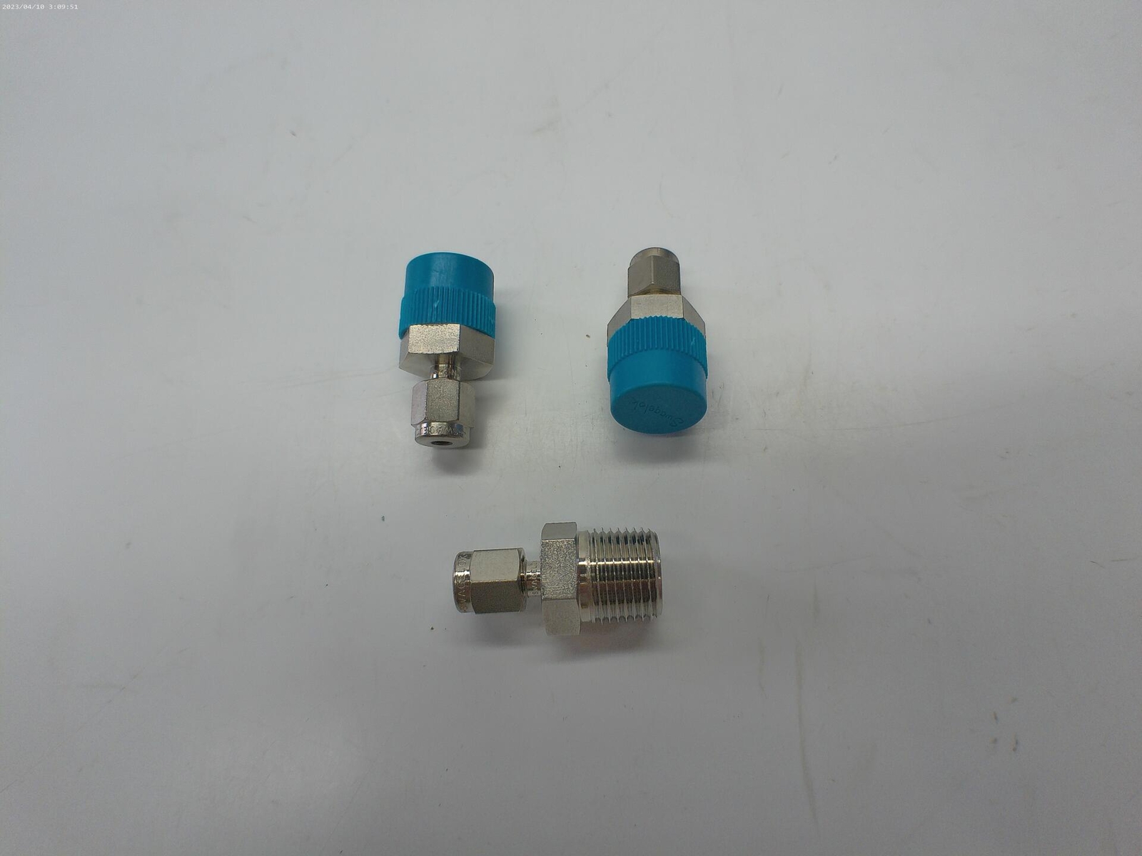 SWAGELOK SS-200-1-6 CONNECTOR LOT OF 3 NSNP