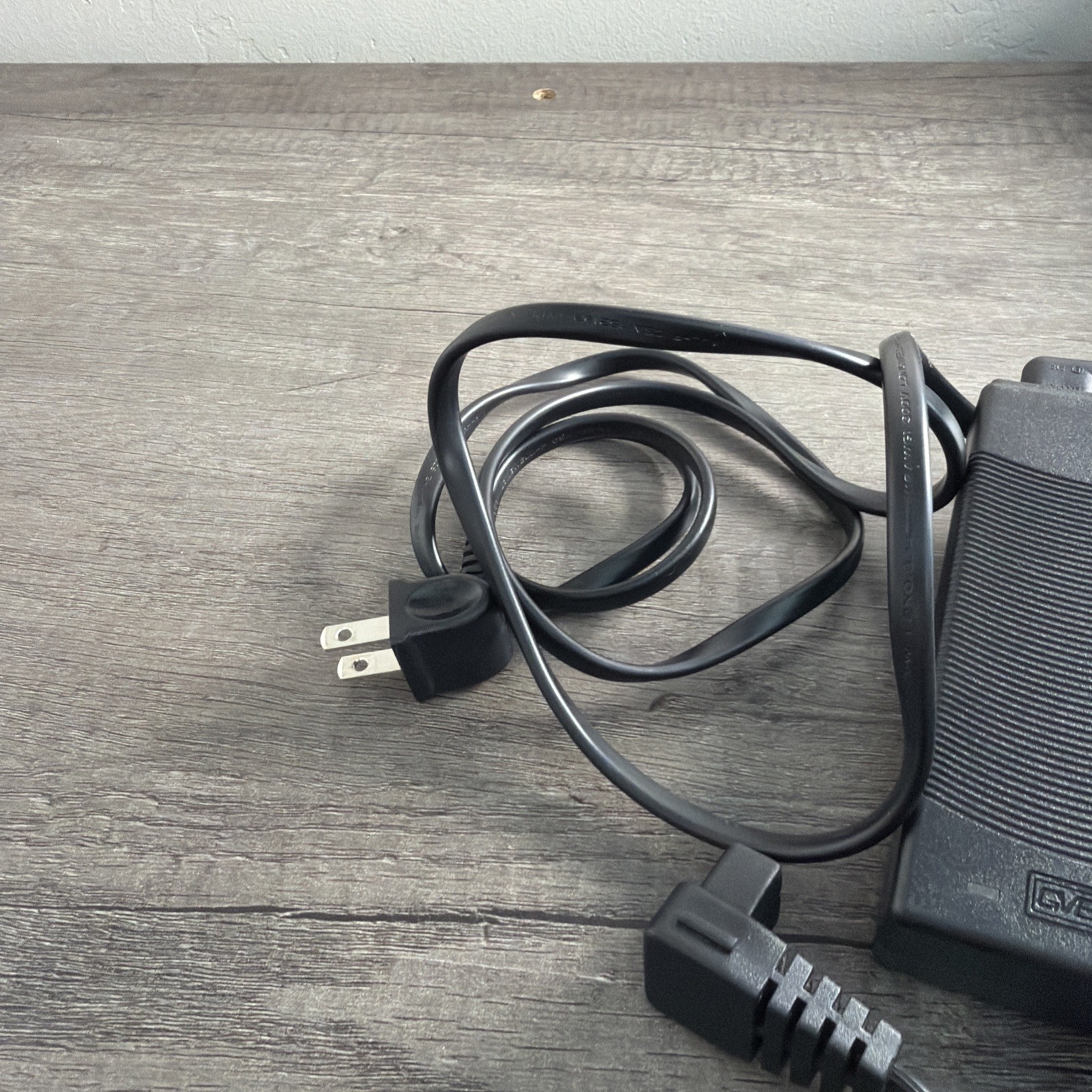 GVE Car Refrigerator Power Adapter GM95-145600-D 14.5V 6.0A 87W 12/24V