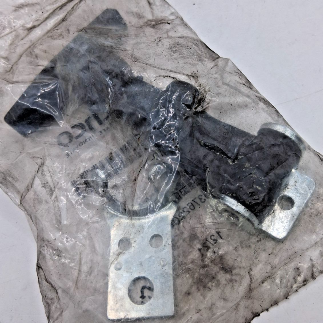 Southco 37-10-101-10-P Flexible Draw Latch – Lot of 2