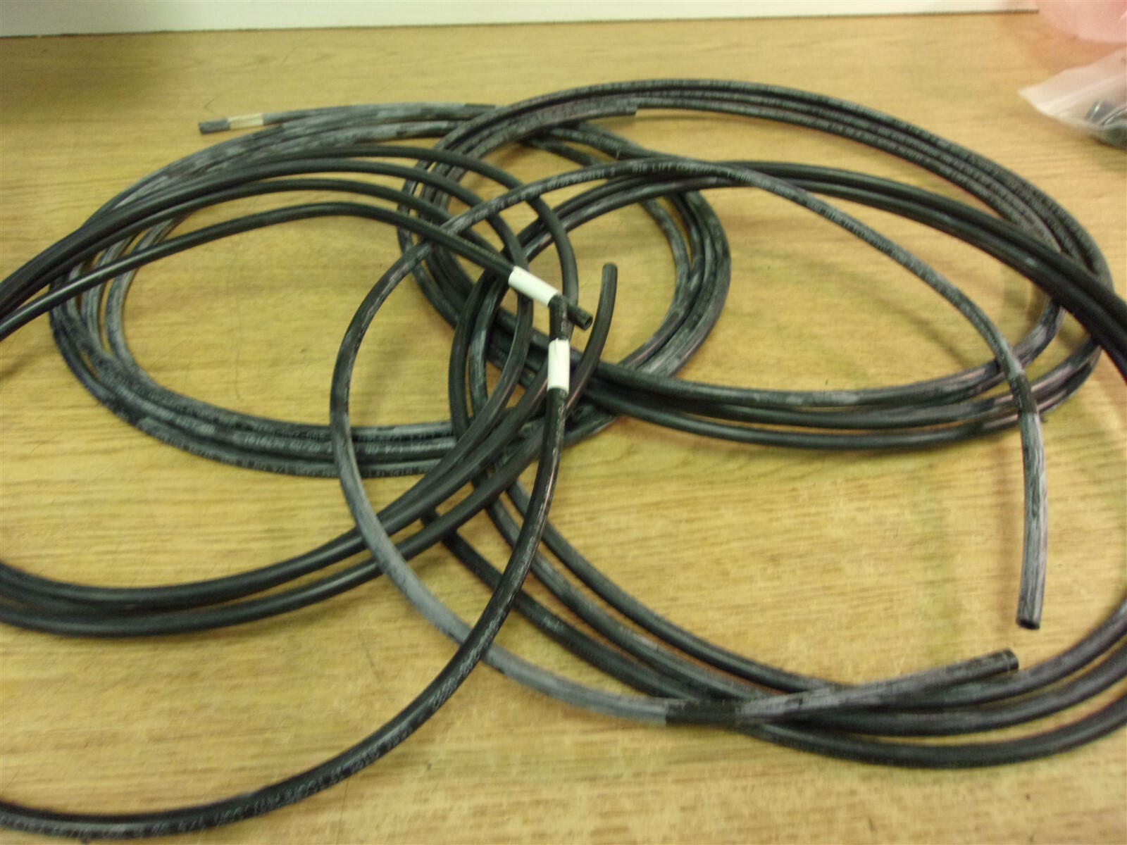 NEW Lot of 6 Various Size Pieces OF Air Lift Company Air Hoses 1/4″ OD