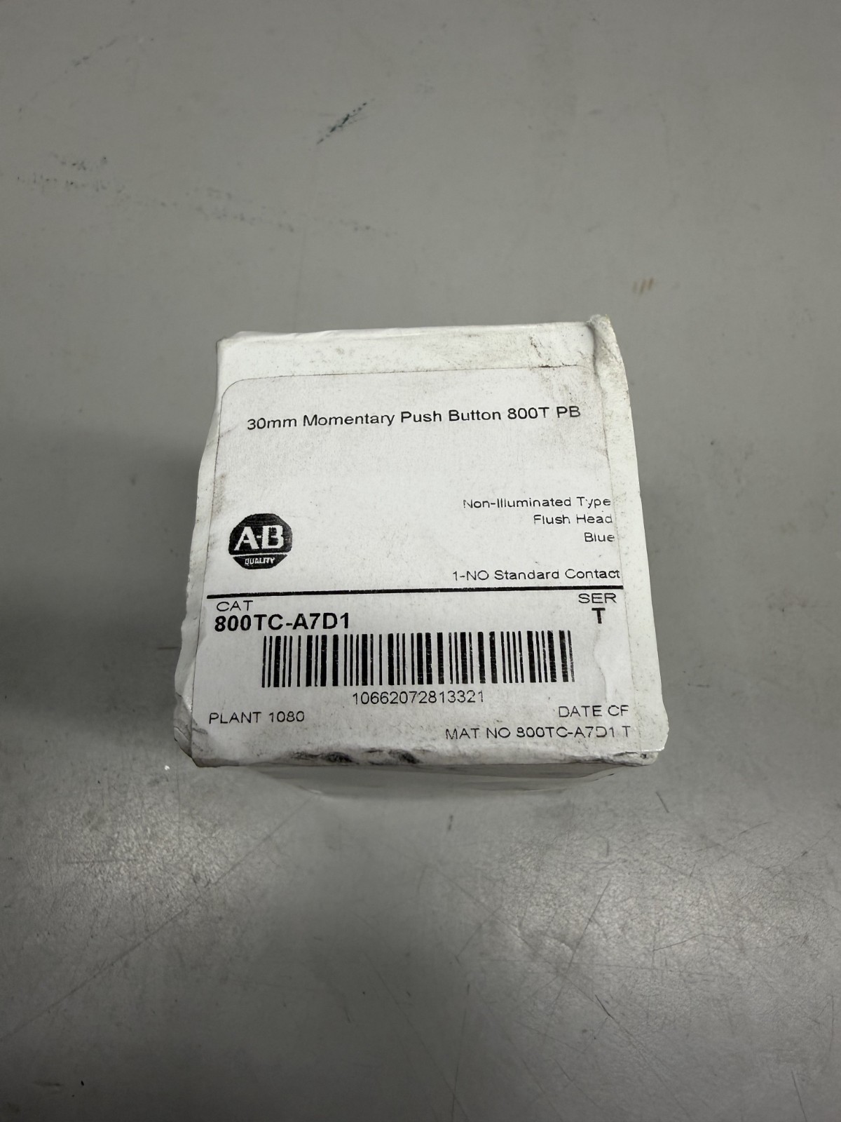 NEW Allen Bradley 800T-D2A Pushbutton Black Series T