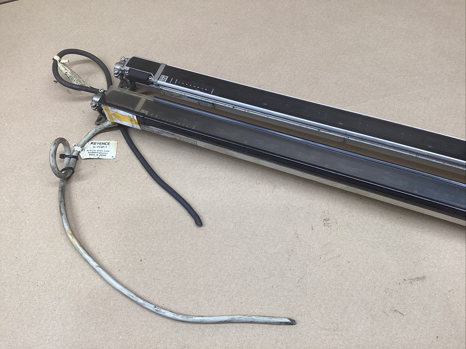 KEYENCE SL-C48H-T / SL-C48H-R SAFETY LIGHT CURTAIN TRANS / RECEIVER #2173FMLH53