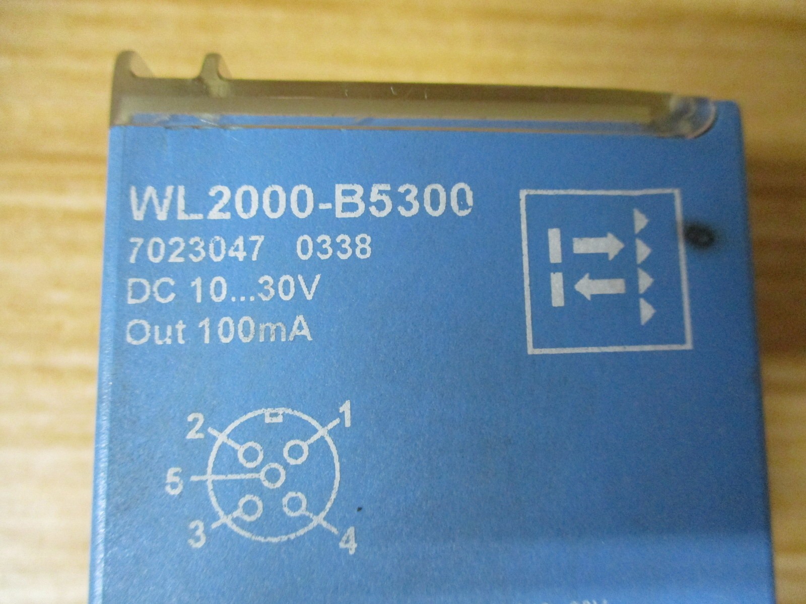 Sick WL2000-B5300 Photoelectric Sensor WL2000B5300 Chipped, W/O Nut