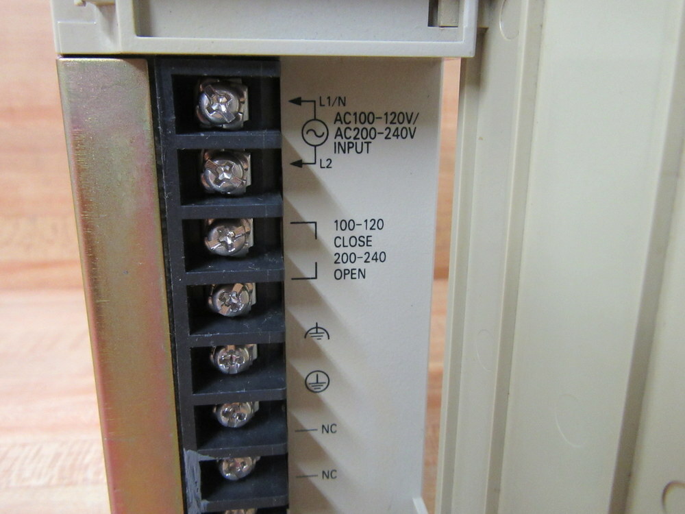 Omron C200HW-PA204 Power Supply Unit C200HWPA204 W/Cover