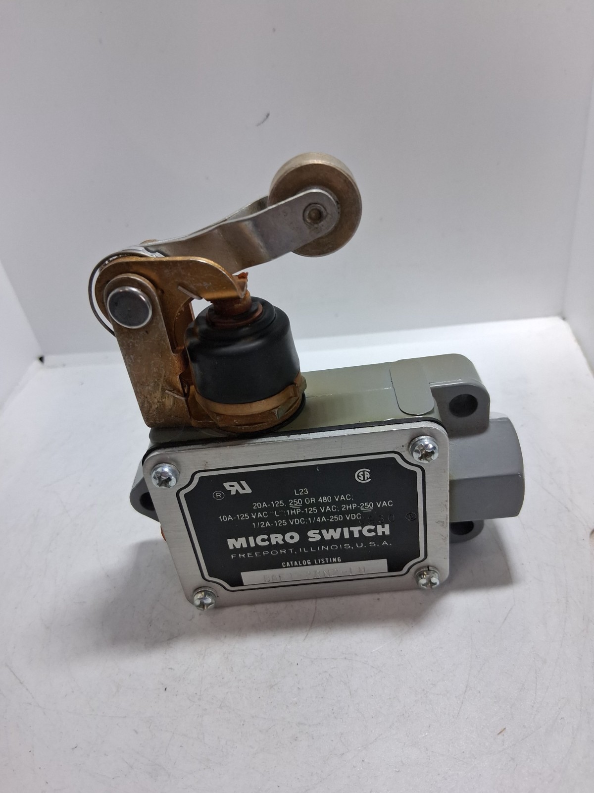 HONEYWELL BAF1 2RN2-LH LIMIT SWITCH 20A 125/250 OR 480VAC ROLLER ACTUATOR NNB