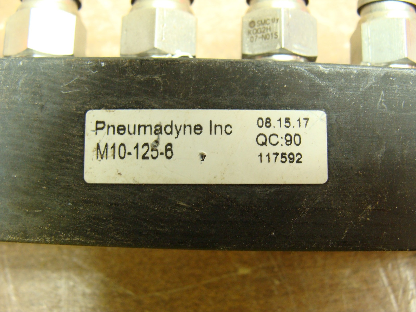 LOT OF 3 PNEUMADYNE PNEUMATIC MANIFOLDS M10-125-6 1/4″ IN / 1/8″ OUT FNPT