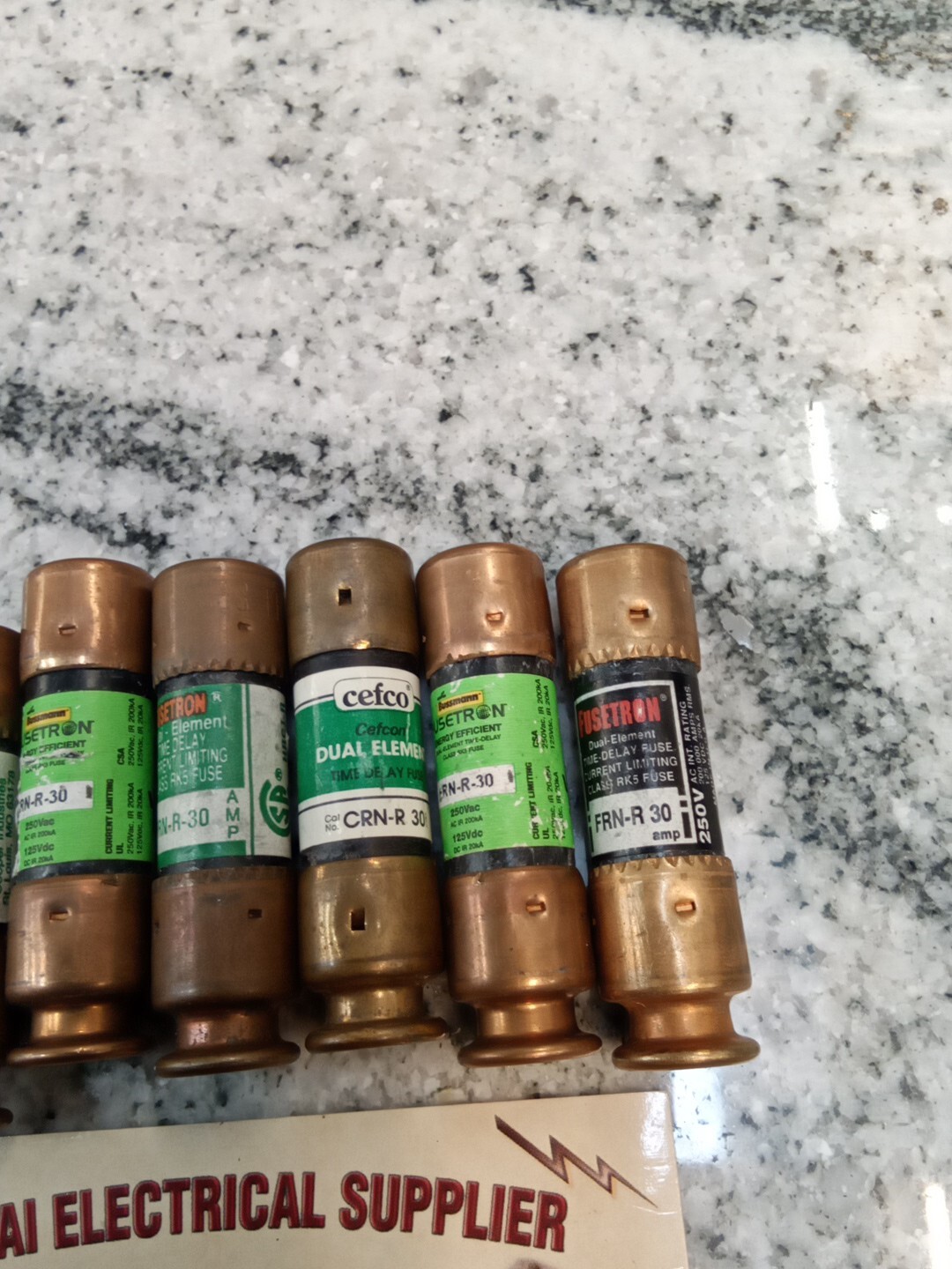 Lot of 7) FUSE 30A/250V Time Delay/DUAL ELEMENT /FRN-R-30 /USED(DH2