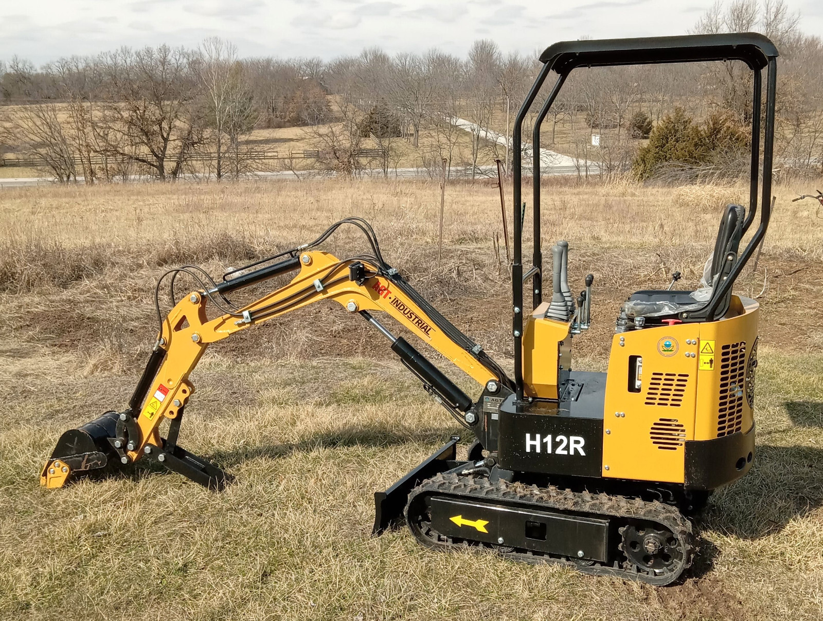 1 NEW 2024 AGT H12R MINI EXCAVATOR MECHANICAL THUMB 14” BUCKET NNB *MAKE OFFER*