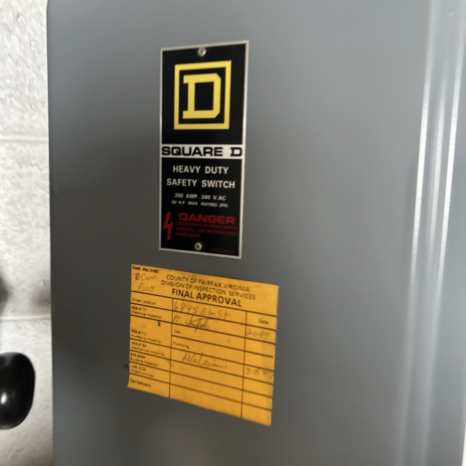 SQUARE D H224N FUSIBLE SAFETY SWITCH / 240V / 200A / H-224-N
