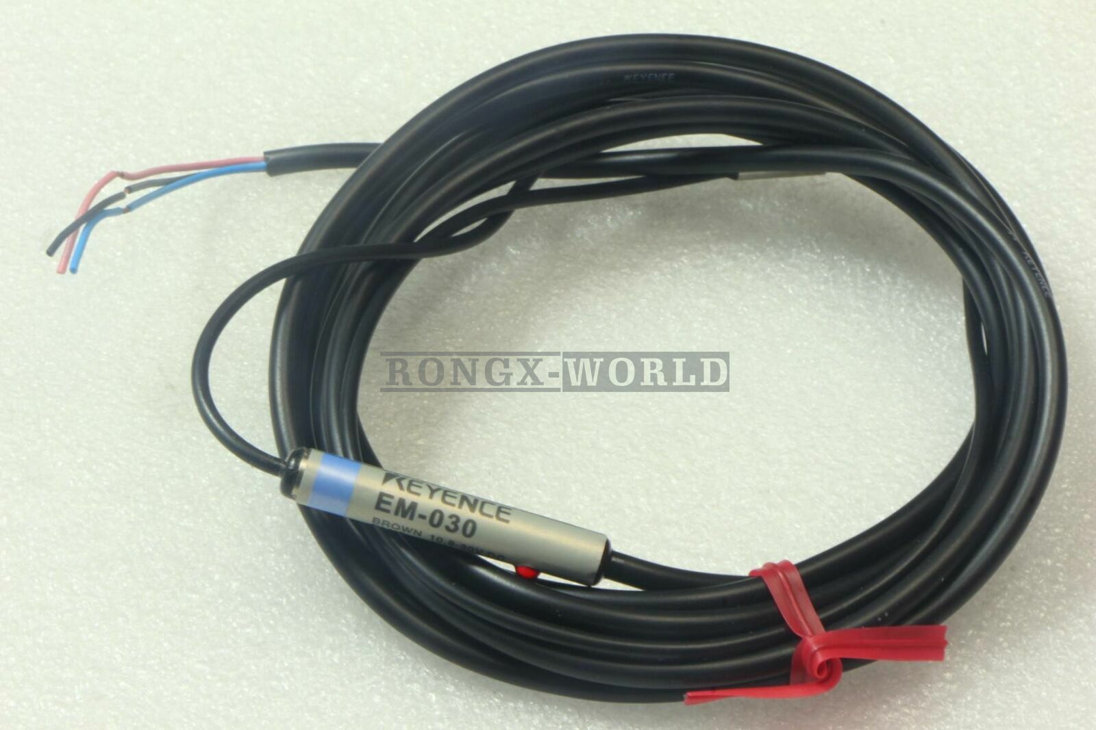 1PCS New Keyence Proximity Sensor EM-030 EM030