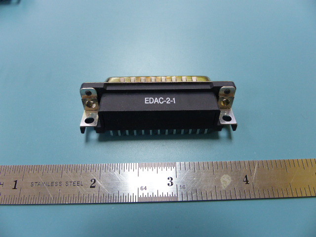 EDAC 621-025-260-012 Qty of 5 per Lot DB25M R/A D SUB PLUG RA .318 FP EDAC