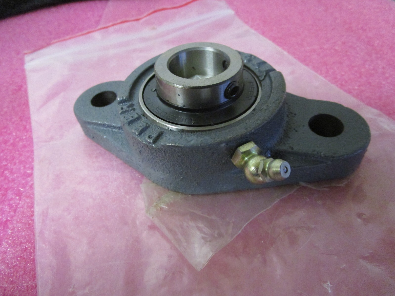 New! PEER FT205 2 Bolt Flange Bearing UC205-14